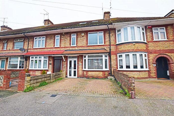 4 Bedroom Terraced House For Sale In Sunnymead Avenue, Gillingham, ME7