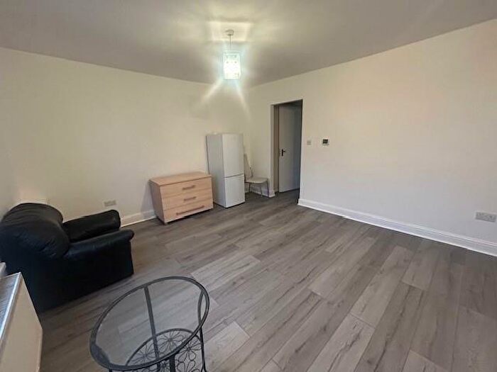 1 Bedroom Flat To Rent In Northumberland Park, Tottenham, N17