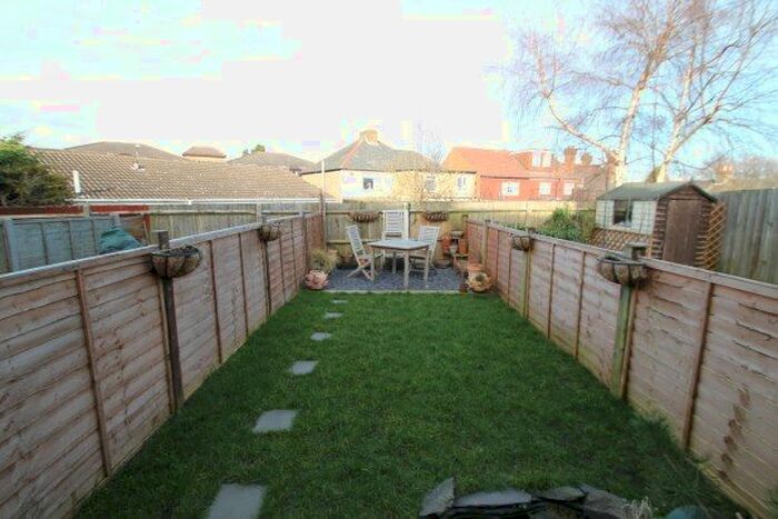 2 Bedroom Cottage To Rent In New Road, Orpington, BR6