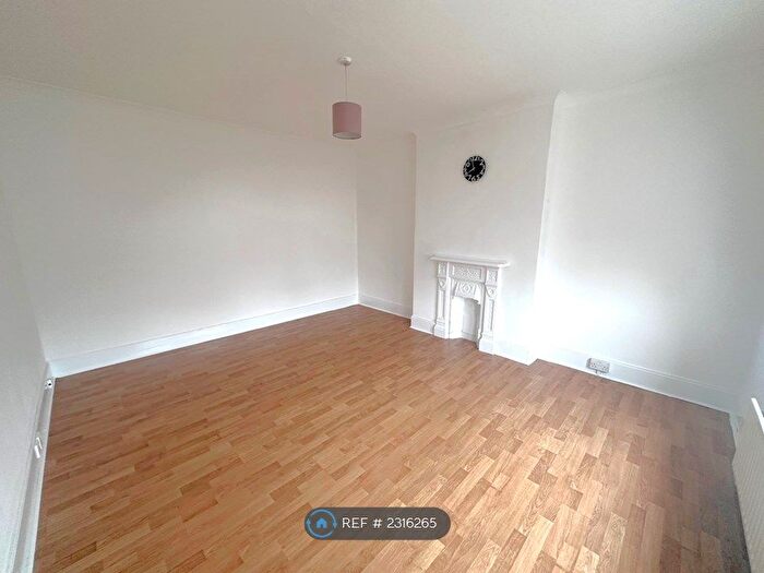 1 Bedroom Flat To Rent In Picardy Road, Belvedere, DA17