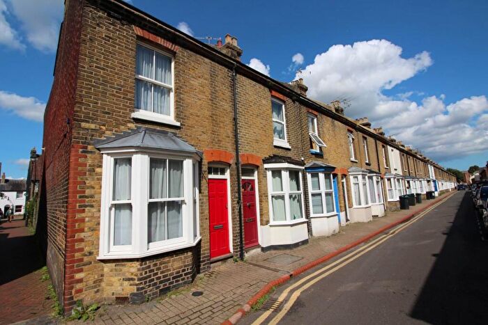 3 Bedroom End Of Terrace House To Rent In St Peters Grove, Canterbury, Kent, CT1