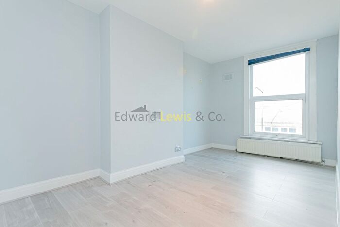 2 Bedroom Flat To Rent In Rectory Road, London, N16