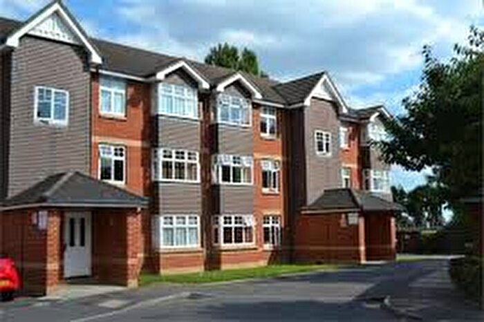 2 Bedroom Flat To Rent In Chamberlian Gardens, Hounslow, TW3