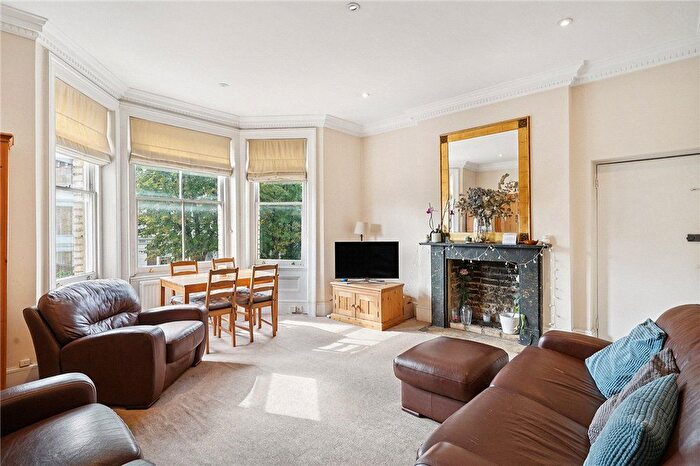2 Bedroom Flat For Sale In London, SW18