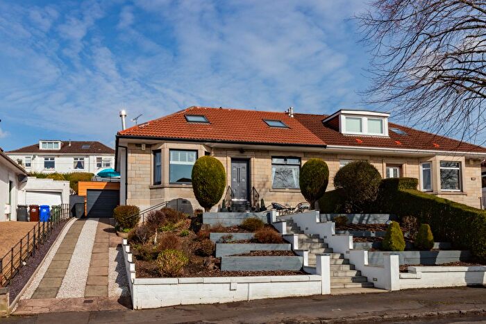 4 Bedroom Semi Detached Bungalow For Sale In Auchmannoch Avenue, Paisley, Renfrewshire, PA1