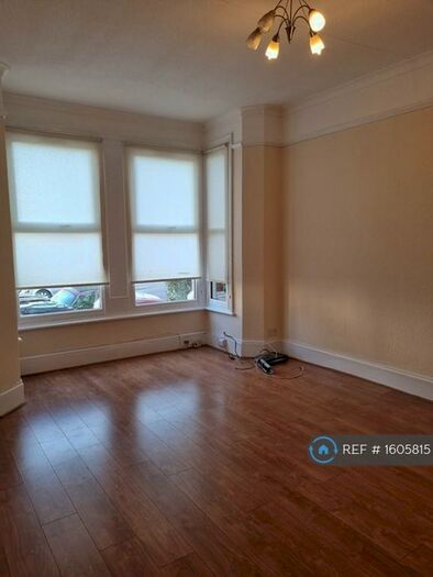 1 Bedroom Flat To Rent In Curzon Road, London, N10