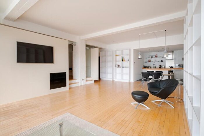 2 Bedroom Apartment To Rent In Saffron Hill, Epc:D, EC1N