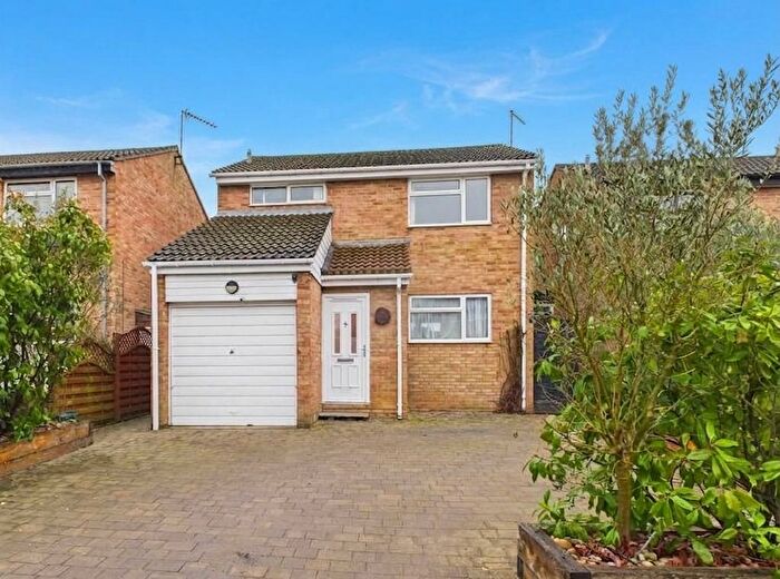 3 Bedroom Property To Rent In Eliot Close, Aylesbury, HP19