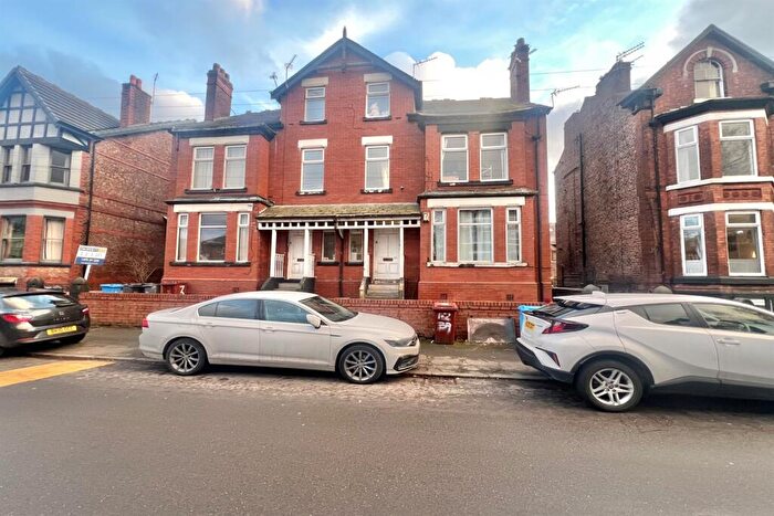 Apartment To Rent In Clarendon Road, Manchester, M16