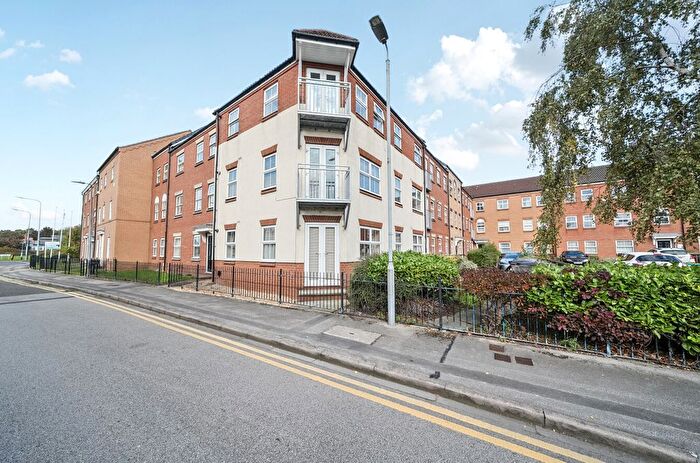 2 Bedroom Flat For Sale In Plimsoll Way, Hull, HU9
