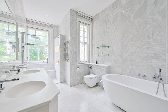 3 Bedroom Flat To Rent In Abbey Road, St John's Wood, London, NW8