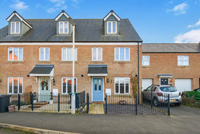 3 Bedroom End Of Terrace House For Sale In Tate Drive, Biggleswade, SG18