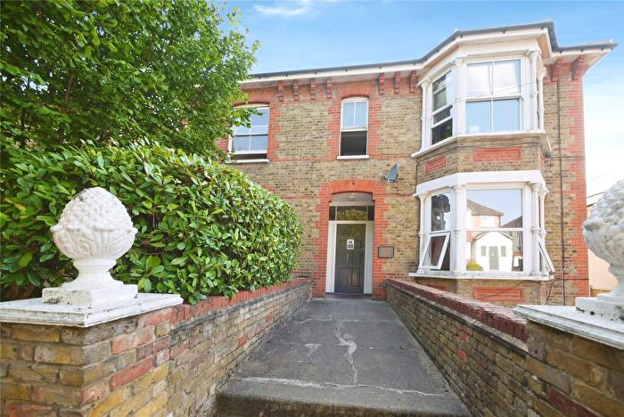 1 Bedroom Apartment For Sale In Rose Valley, Brentwood, Essex, CM14