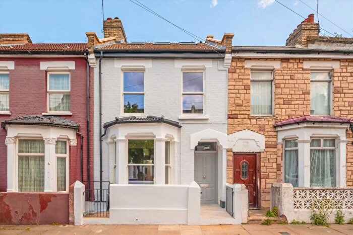 4 Bedroom Property For Sale In Napier Road, Kensal Green, NW10