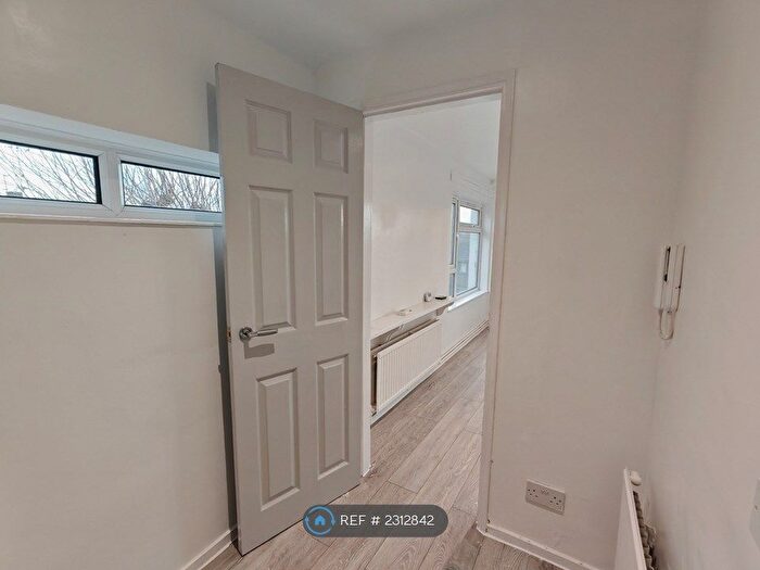 1 Bedroom Flat To Rent In Northdown Road, Hatfield, AL10