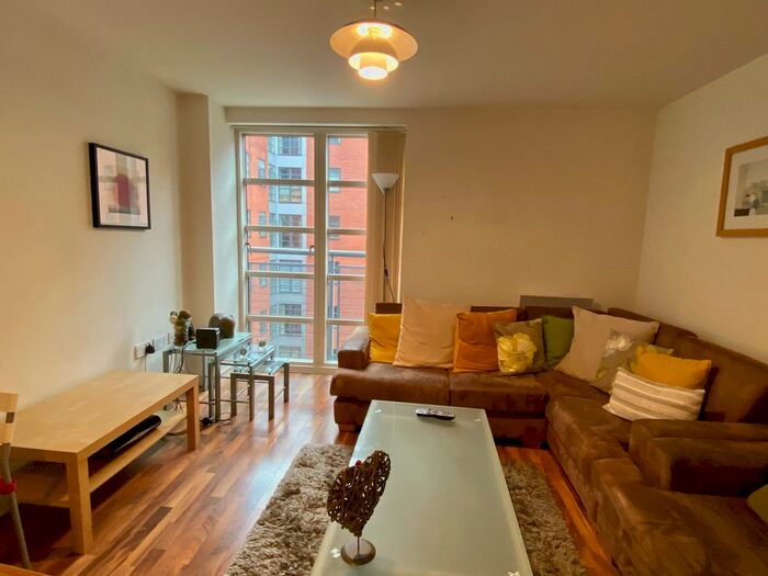2 Bedroom Flat To Rent In Quadrangle, Lower Ormond Street, Central, Manchester, M1