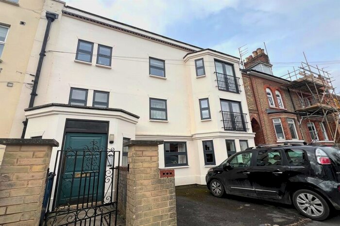 2 Bedroom Flat To Rent In - Rectory Road, Cowley, Oxford, OX4