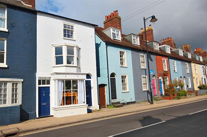 3 Bedroom Town House To Rent In Southampton Road, Lymington, SO41