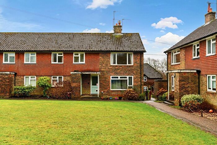 2 Bedroom Flat For Sale In Nell Ball, Plaistow, RH14