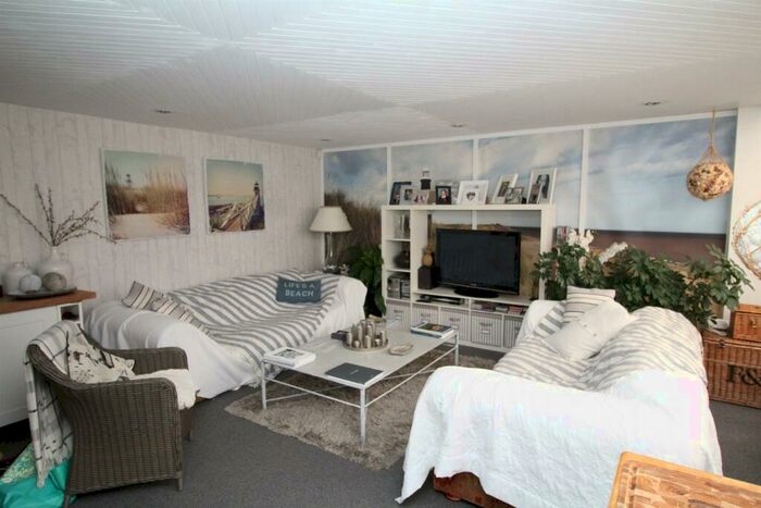 3 Bedroom Detached House To Rent In Strand Street, Close To Poole Quay, BH15