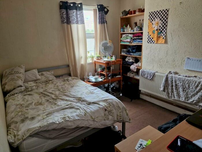 8 Bedroom Terraced House To Rent In Ilkeston Road, Nottingham, Nottinghamshire, NG7