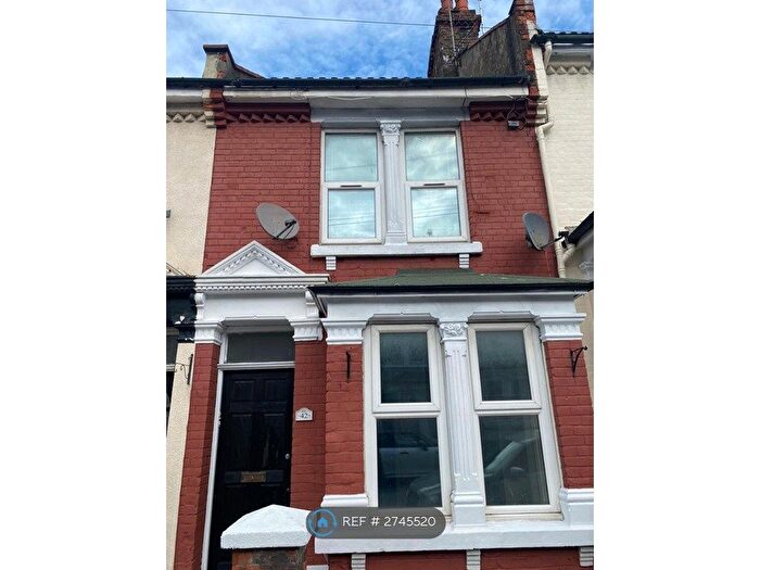 2 Bedroom Terraced House To Rent In Foord Street, Rochester, ME1