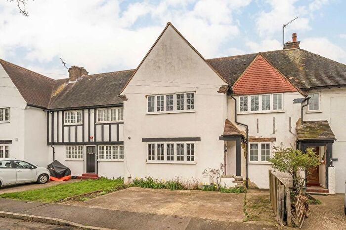 3 Bedroom Property For Sale In Sandby Green, London, SE9