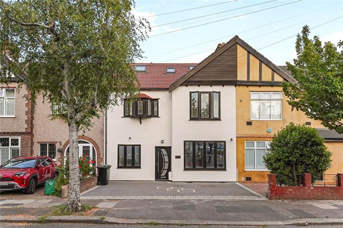 5 Bedroom Terraced House For Sale In Milton Crescent, Ilford, IG2