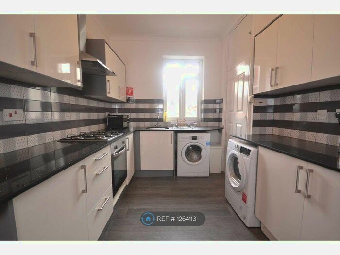 5 Bedroom Terraced House To Rent In Hamilton Road, Reading RG1