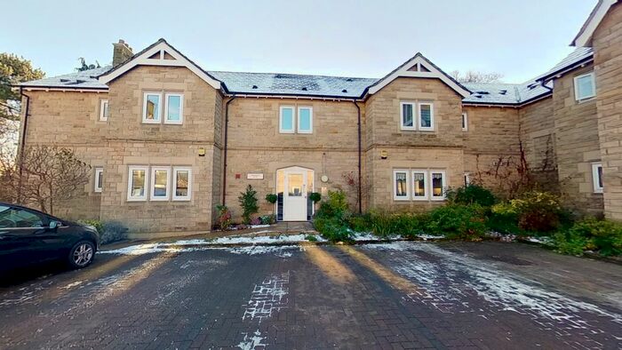 2 Bedroom Flat To Rent In St Gabriels Court, Horsforth, Leeds, LS18