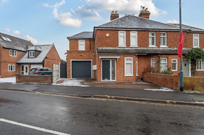 4 Bedroom Semi-Detached House For Sale In Courthouse Road, Maidenhead, SL6