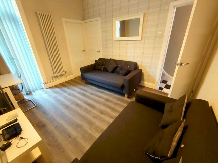 3 Bedroom Terraced House To Rent In Cameron St, Kensington, L7