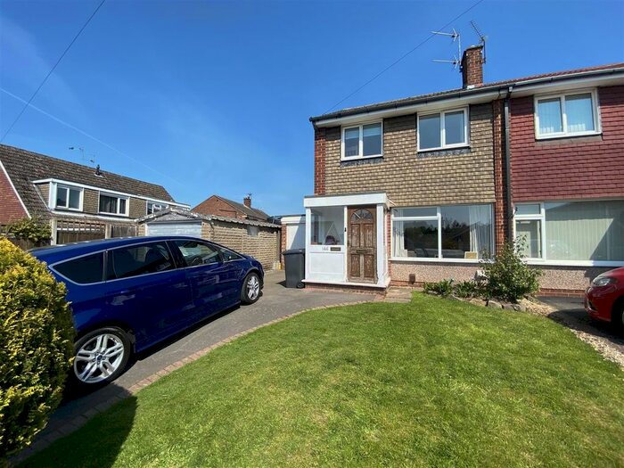 3 Bedroom Semi-Detached House To Rent In Portreath Drive, Allestree, Derby, DE22