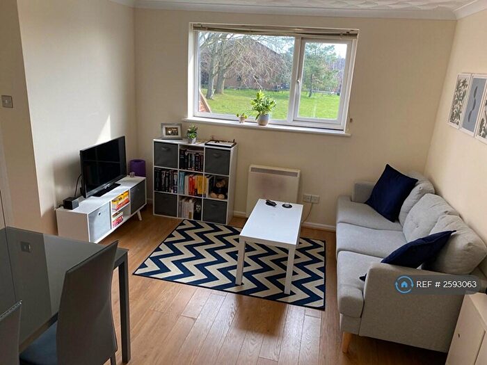 1 Bedroom Flat To Rent In Hadland Road, Abingdon, OX14