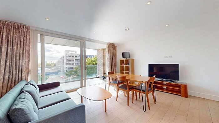 3 Bedroom Flat To Rent In Quebec Way, Maple Quays, SE16