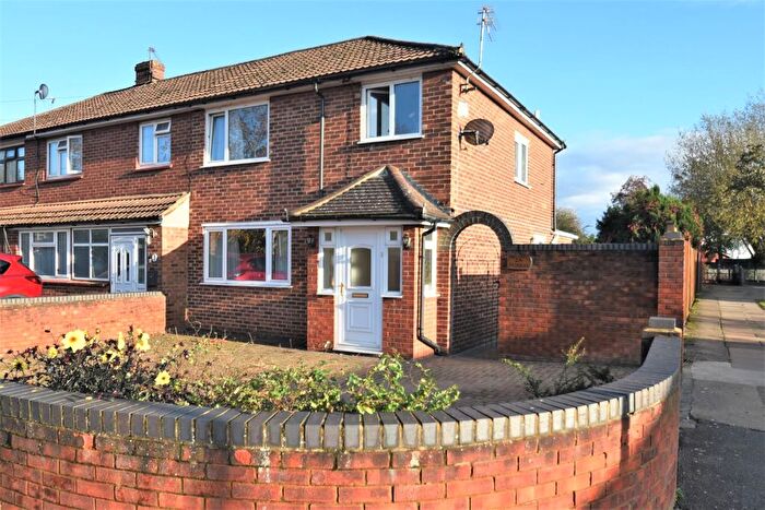 3 Bedroom Semi Detached House To Rent In Fairway Avenue, West Drayton, UB7