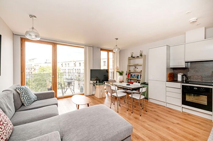 1 Bedroom Flat For Sale In Freston Road, London, W10