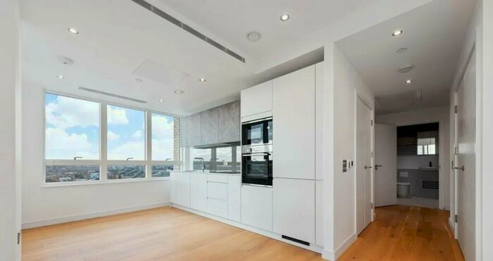 2 Bedroom Flat To Rent In Lavender Terrace, SW11