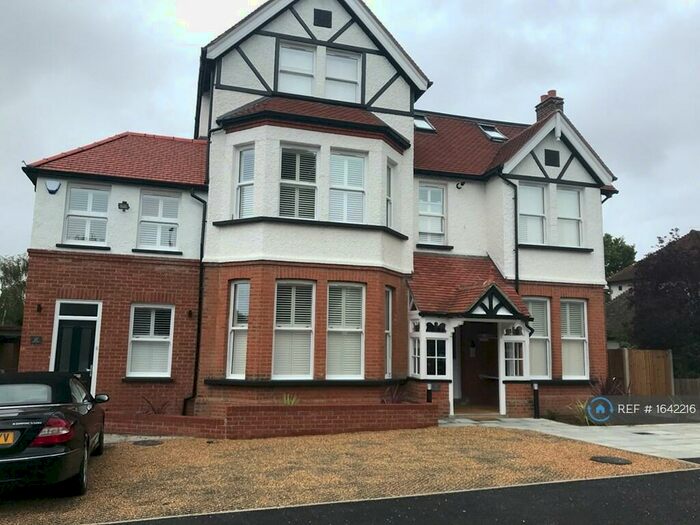 2 Bedroom Penthouse To Rent In Bromley Road, Beckenham, BR3