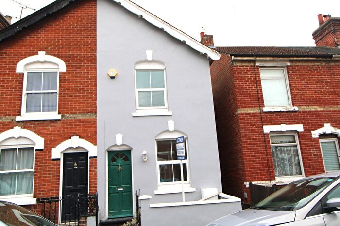 3 Bedroom Semi-Detached House To Rent In Victor Road, Colchester, CO1