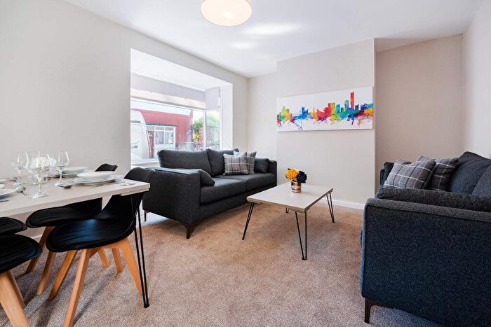 3 Bedroom Terraced House To Rent In The Avenue, Salford, Greater Manchester, M7