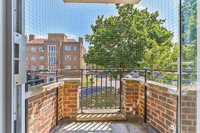 1 Bedroom Flat For Sale In Bradlord House, Kingswood Estate, Sydenham Hill, London, SE21