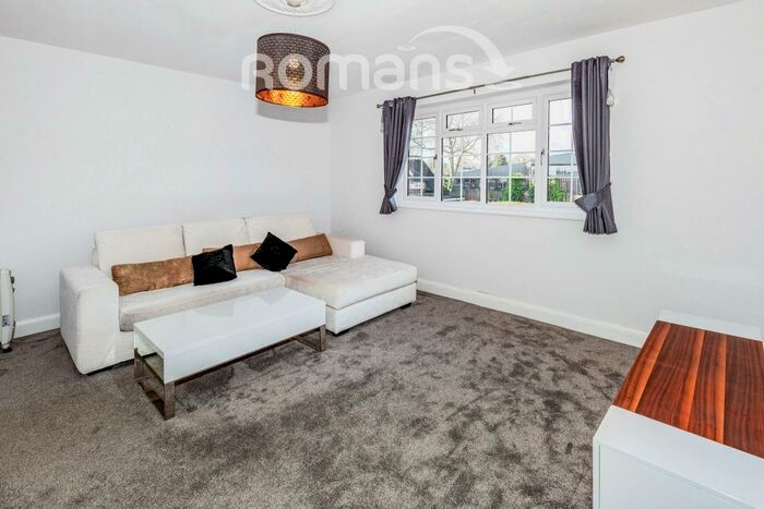 2 Bedroom Flat To Rent In Maple Court, SL4
