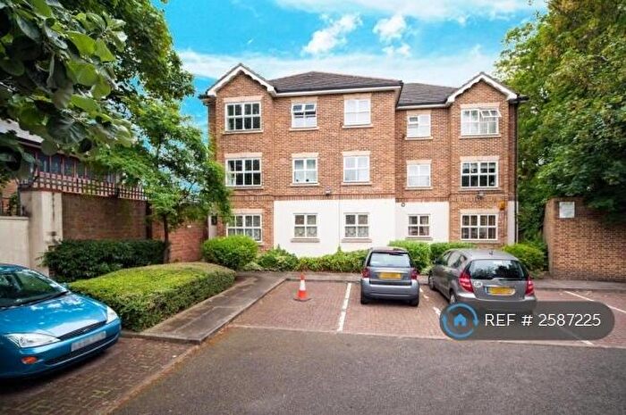 2 Bedroom Flat To Rent In Flodden Road, London, SE5