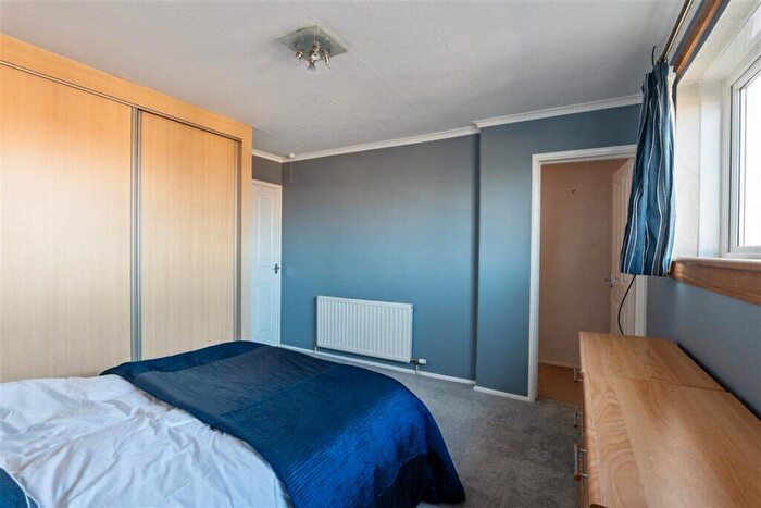 2 Bedroom Semi-Detached House For Sale In Vardar Avenue, Clarkston, G76