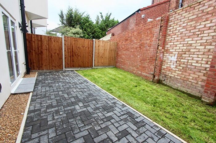 2 Bedroom Flat To Rent In Boxtree Road, Harrow, HA3