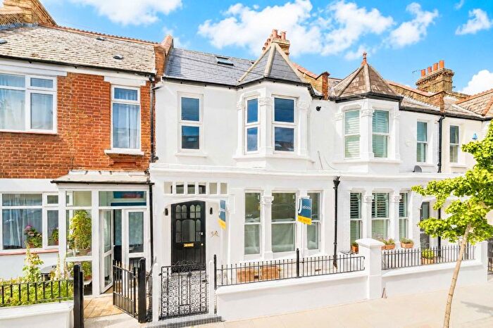 2 Bedroom Flat For Sale In Gosberton Road, London, SW12