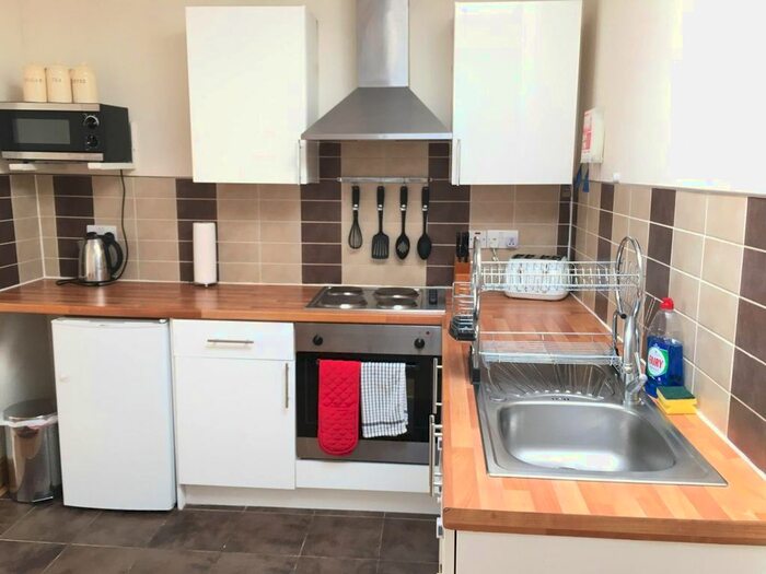 1 Bedroom Studio To Rent In Parklands Parade, Bath Road, Hounslow, TW5