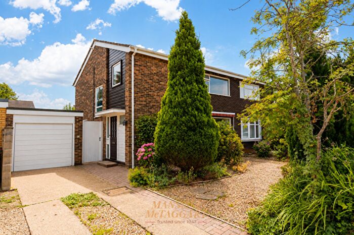 4 Bedroom Semi-Detached House For Sale In Newmarket Road, Crawley, RH10