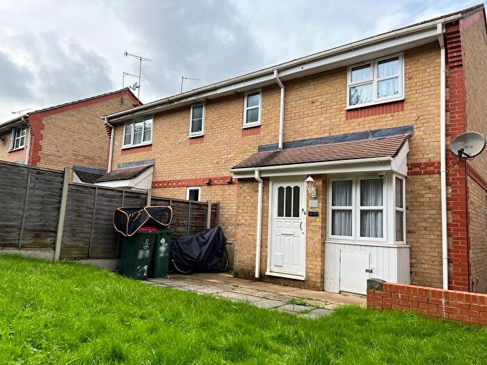 1 Bedroom Terraced House To Rent In Lyon Close, Maidenbower, Crawley, RH10